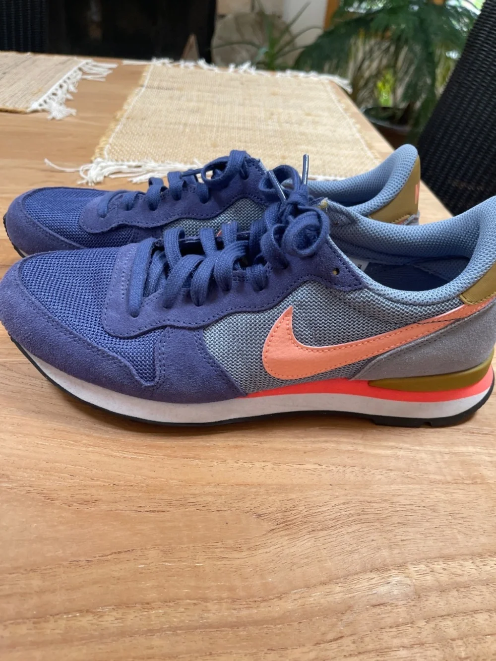 Nike retro